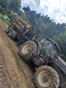 Tractor forestier VALTRA T193 |  Tehnică forestieră | Echipament pentru prelucrarea lemnului | KOMITrade s.r.o.